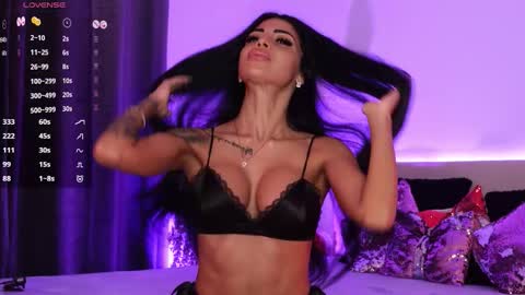 Angela online show from 11.19.25