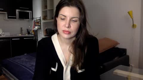 Angela online show from 12.11.24