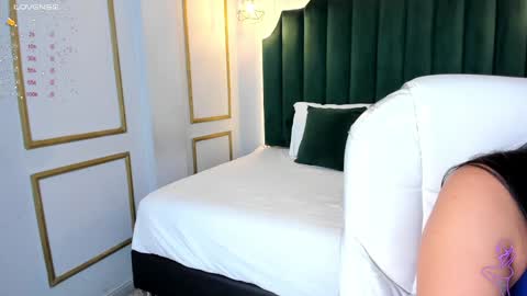 Angela  online show from 01.17.25