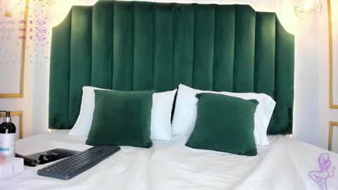 Angela  online show from 02.08.25