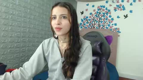 Snapshot of angelaturizo_ chatting on 11.05.25 angelaturizo_ online show from 11.05.25