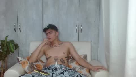 Snapshot of angelbacker22 chatting on 01.27.25 angelbacker22 online show from 01.27.25