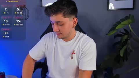 Snapshot of angelbell19 chatting on 12.06.24 angelbell19 online show from 12.06.24