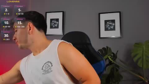 Snapshot of angelbell19 chatting on 12.12.24 angelbell19 online show from 12.12.24