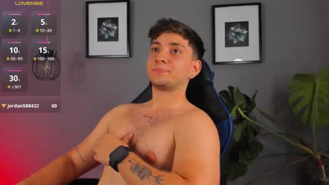 Snapshot of angelbell19 chatting on 12.14.24 angelbell19 online show from 12.14.24