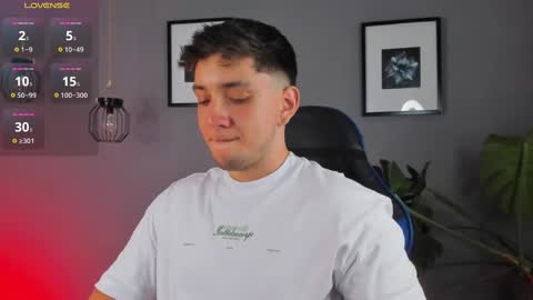 Snapshot of angelbell19 chatting on 12.14.24 angelbell19 online show from 12.14.24