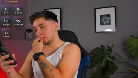 Snapshot of angelbell19 chatting on 12.17.24 angelbell19 online show from 12.17.24