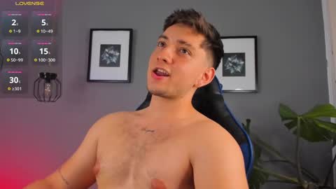 Snapshot of angelbell19 chatting on 12.24.24 angelbell19 online show from 12.24.24