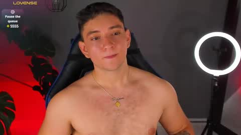 Snapshot of angelbell19 chatting on 02.13.25 angelbell19 online show from 02.13.25