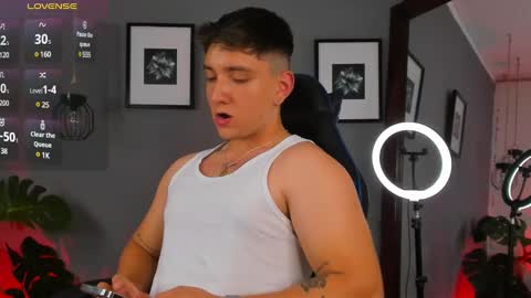 Snapshot of angelbell19 chatting on 02.18.25 angelbell19 online show from 02.18.25