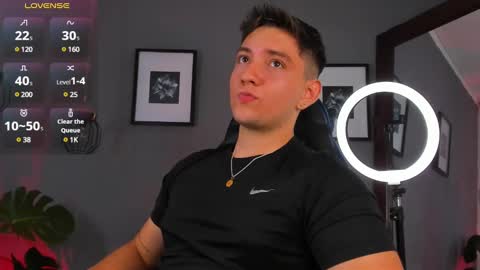 Snapshot of angelbell19 chatting on 02.19.25 angelbell19 online show from 02.19.25