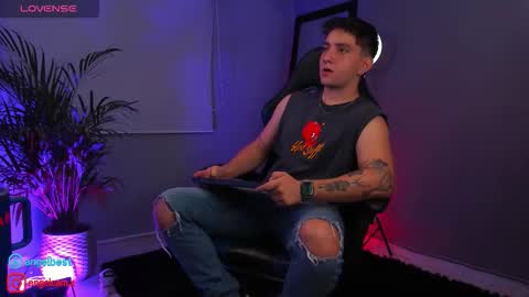 Snapshot of angelbell19 chatting on 09.11.25 angelbell19 online show from 09.11.25