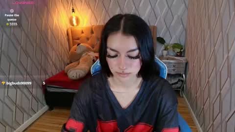 Snapshot of angelchristix chatting on 09.12.25 Angel online show from 09.12.25