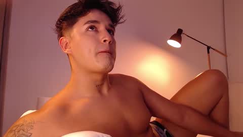 Snapshot of angelcossio chatting on 09.11.25 Angel online show from 09.11.25