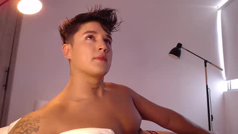 Snapshot of angelcossio chatting on 10.07.25 Angel online show from 10.07.25