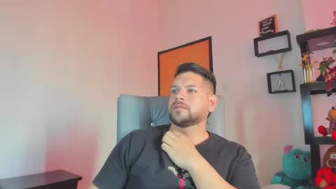 Snapshot of angelcute3 chatting on 11.11.25 angel online show from 11.11.25