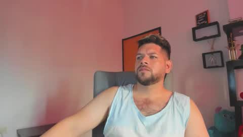 Snapshot of angelcute3 chatting on 11.13.25 angel online show from 11.13.25