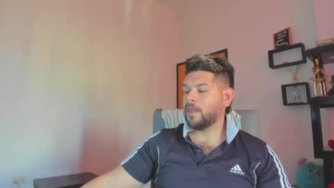 Snapshot of angelcute3 chatting on 11.17.25 angel online show from 11.17.25