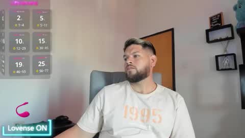 Snapshot of angelcute3 chatting on 01.09.26 angel online show from 01.09.26