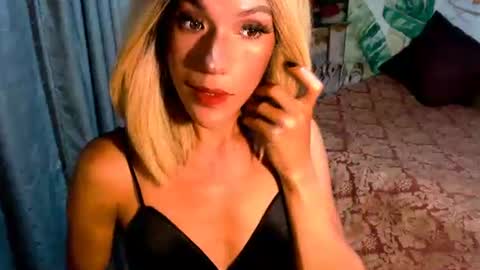 Snapshot of angeldark_satisfactionxxx chatting on 11.06.25 ANGELDARK online show from 11.06.25