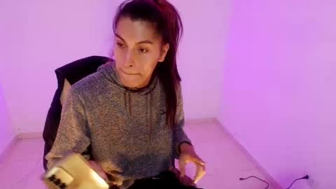 angele online show from 03.23.26