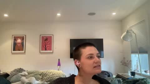 Snapshot of angeleleven11 chatting on 02.18.25 angeleleven11 online show from 02.18.25