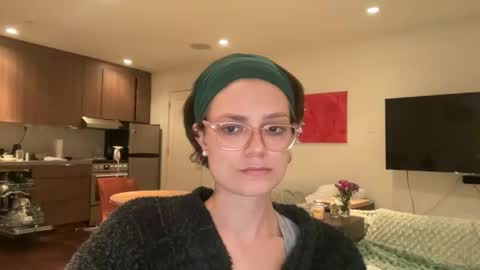 Snapshot of angeleleven11 chatting on 12.18.25 angeleleven11 online show from 12.18.25