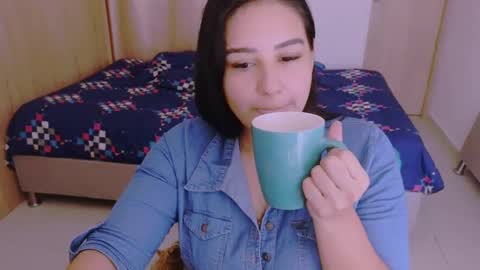 Snapshot of angeleslinda chatting on 12.07.24 anastasia online show from 12.07.24
