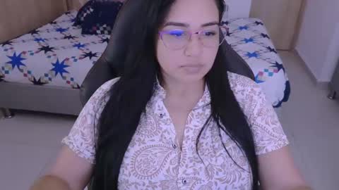 Snapshot of angeleslinda chatting on 01.18.25 anastasia online show from 01.18.25