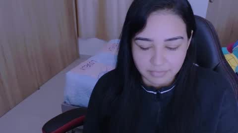 Snapshot of angeleslinda chatting on 01.28.25 anastasia online show from 01.28.25