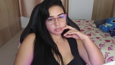 Snapshot of angeleslinda chatting on 02.15.25 anastasia online show from 02.15.25