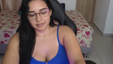 Snapshot of angeleslinda chatting on 02.16.25 anastasia online show from 02.16.25