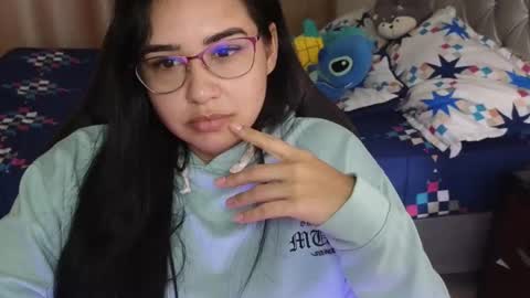 Snapshot of angeleslinda chatting on 03.03.25 anastasia online show from 03.03.25