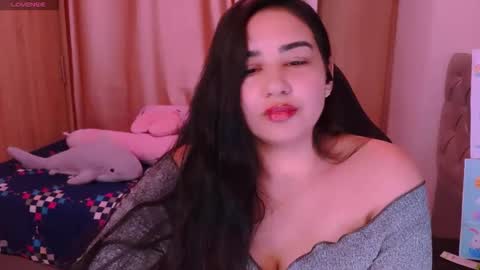 Snapshot of angeleslinda chatting on 05.14.26 anastasia online show from 05.14.26