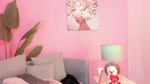 Snapshot of angeli_cute chatting on 09.19.25 angeli_cute online show from 09.19.25