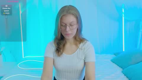 Ksenia online show from 10.18.25