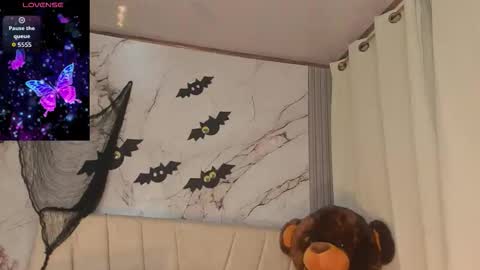 Snapshot of angeli_sexi chatting on 10.25.25 Carolina online show from 10.25.25