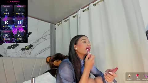 Snapshot of angeli_sexi chatting on 10.27.25 Carolina online show from 10.27.25