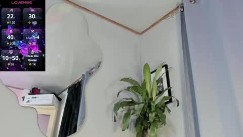 Snapshot of angeli_sexi chatting on 10.31.25 Carolina online show from 10.31.25