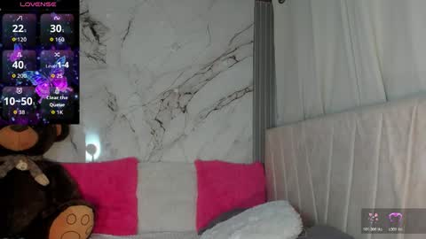 Snapshot of angeli_sexi chatting on 11.08.25 Carolina online show from 11.08.25