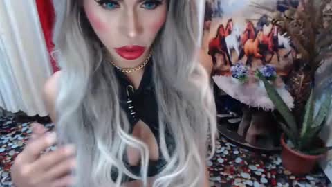 Snapshot of angelic_face_808 chatting on 02.22.25 DIVINE ANGEL online show from 02.22.25