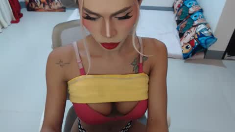 DIVINE ANGEL online show from 01.16.26