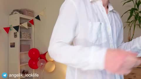 Snapshot of angelic_look chatting on 02.17.26 Daniel online show from 02.17.26