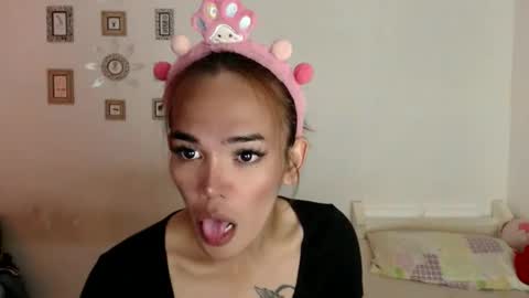 Yhanna online show from 10.25.25