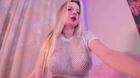 Snapshot of angelicaheaven chatting on 03.01.25 Angelica online show from 03.01.25