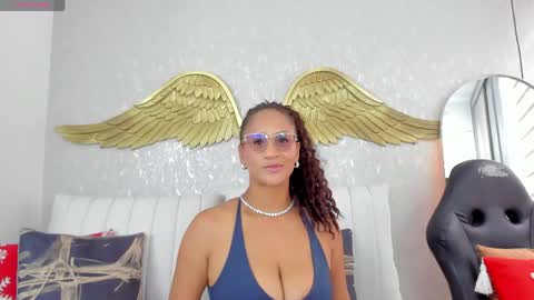 Snapshot of angelina_ruspoli chatting on 04.28.26 Angelina online show from 04.28.26