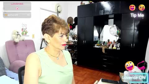 Snapshot of angelina_stone_65 chatting on 01.10.26 Angelina online show from 01.10.26