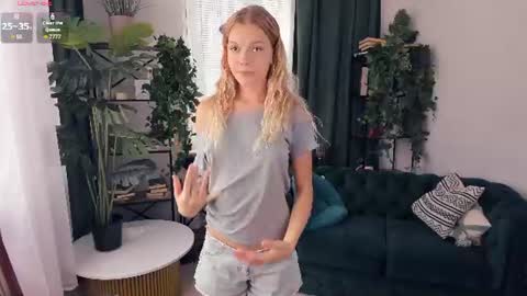 Alice WOW online show from 08.09.26