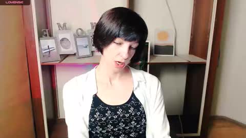 Angelina online show from 10.14.25