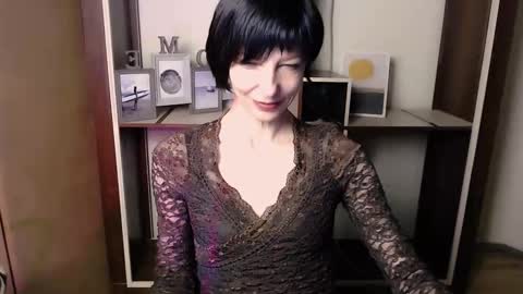 Angelina online show from 12.19.25